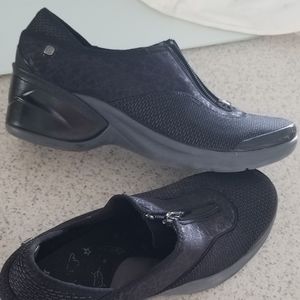 Bzees Majestic black slip on shoes